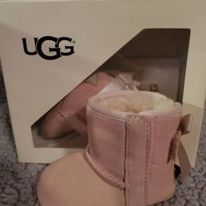 BABY UGGs